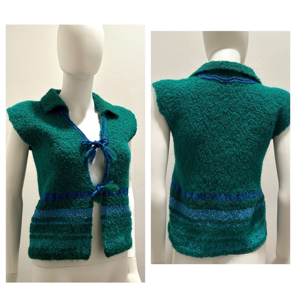 Vintage sheep knit vest. - Picture 4 of 12
